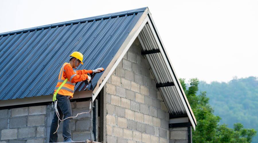 Professional Flat Roofing Installation in Des Moines, IA